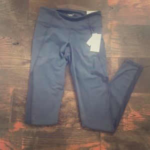 Old Navy active leggings - size small Tall